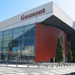 Cinéma Pathé Angers - Le paté de cinéma Gaumont à Angers, sur les bords de la Maine.