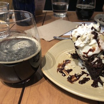 Pacific Catch - Macadamia Nut Brownie Sundae - Seafood Near Me - Walnut Creek, California