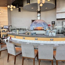 Mondo - Love the artwork on the pizza oven