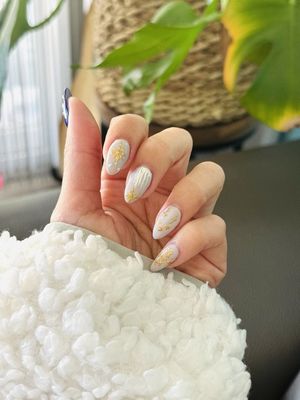 ZEN Builder Gel - ZEN Builder Gel is your go-to solution for creating strong, durable, and stunningly sculpted nails 💅. This premium gel offers the versatility you need to add length, reinforce natural nails, or craft beautifully structured extensions that stand out ✨.

What sets ZEN Builder Gel apart is its smooth, self-leveling formula that glides effortlessly onto your nails, making application a breeze 🎨. Whether you're a seasoned pro or just starting out, you'll love the precise control and ease of use this gel provides.

Designed to cure quickly under UV or LED light, ZEN Builder Gel delivers a high-shine, long-lasting finish that resists chipping and lifting 💎. Plus, it’s gentle on your natural nails while offering superior flexibility and strength 🛡️.

Whether you’re going for a natural, elegant look or something bold and artistic 🎨, ZEN Builder Gel is the perfect foundation for achieving flawless, salon-quality nails that impress 🌟. Elevate your nail game and let your creativity shine with this must-have product!