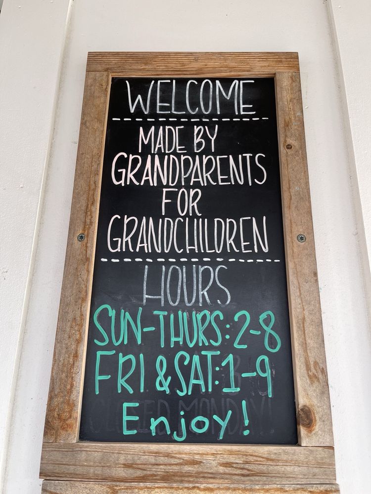 PopCe's Homemade Ice Cream Logo