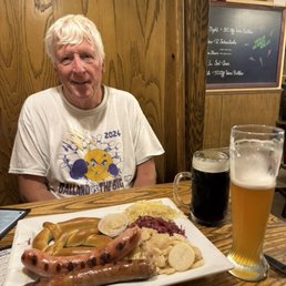 Bierwurst and cheddar wurst