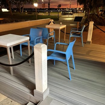 Seaport Market - Seating outside - Beer, Wine & Spirits Near Me - San Diego, California Seaport Market - Seating outside - Beer, Wine & Spirits Near Me - San Diego, California