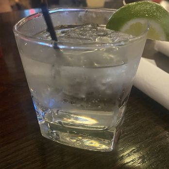 Roots Burger Bar - Vodka tonic - American Near Me - Carmel, Indiana
