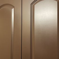 Staybridge Suites Eau Claire - Altoona - Dirty closet doors