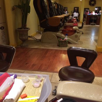 Bella Vie Nail Spa - Large spa with many chairs - Nail Salons Near Me - Williston, Vermont Bella Vie Nail Spa - Large spa with many chairs - Nail Salons Near Me - Williston, Vermont