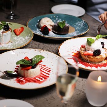 Moonshadows - You have to try every dessert! They are that good! - Seafood Near Me - Malibu, California