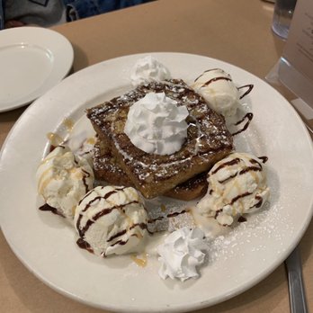 B-Unos - French toast sundae - Breakfast & Brunch Near Me - Burlington, New Jersey