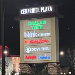 Cedarhill Plaza - Pylon signage