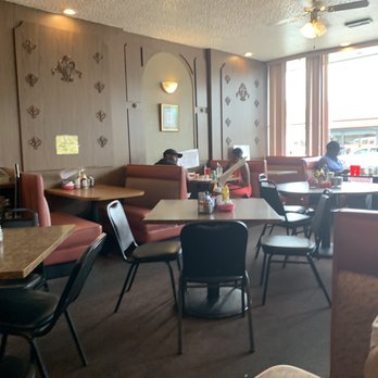 Thomas Restaurant - Dining area - New American Near Me - Chicago, Illinois