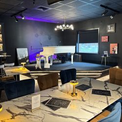 1812 Piano Lounge