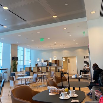 Lufthansa Senator Lounge - Lounge area - Airport Lounges Near Me - Detroit, Michigan