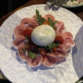 Piccola Cucina Uptown - burrata appetizer with prosciutto - Sicilian Near Me - New York, New York Piccola Cucina Uptown - burrata appetizer with prosciutto - Sicilian Near Me - New York, New York