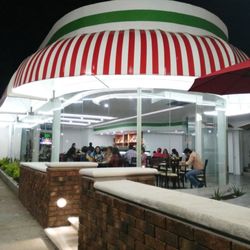 Signorina Pizzería - Conocerla es un placer