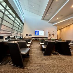 Delta Sky Club - Seating in the back room