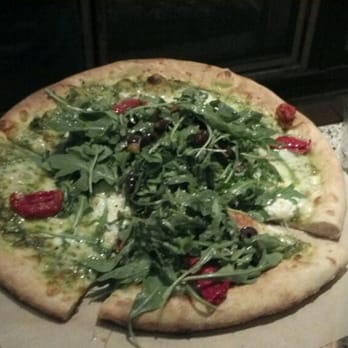 Simmzy's Restaurant Long Beach - Vegetarian pizza is awesome. Very fresh toppings and wood-fired crust is perfect - Gastropubs Near Me - Long Beach, California