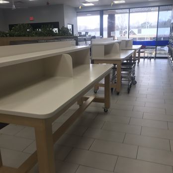 Stars Laundromat - Clean tables good folding laundry. - Laundromat Near Me - Alexandria, Virginia Stars Laundromat - Clean tables good folding laundry. - Laundromat Near Me - Alexandria, Virginia