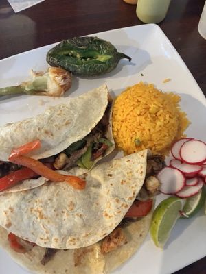 Taco N Madre Taqueria Y Cevicheria by null