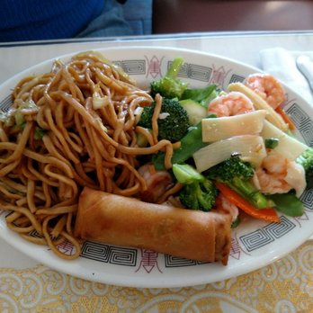 Lock Chun - Prawns with vegetable lunch special. Veggie egg roll. Mom loved it. She's difficult to satisfy, so it's good. - Chinese Near Me - Santa Clara, California Lock Chun - Prawns with vegetable lunch special. Veggie egg roll. Mom loved it. She's difficult to satisfy, so it's good. - Chinese Near Me - Santa Clara, California