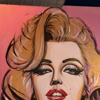 Taverna Di Bacco - Cool pop art inside the restaurant - Italian Near Me - New York, New York Taverna Di Bacco - Cool pop art inside the restaurant - Italian Near Me - New York, New York