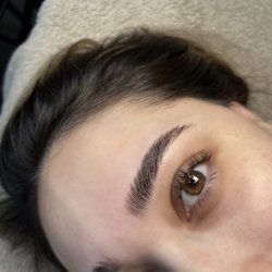 Brow Hunny - Brow wax and brow lamination