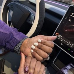 P Nail Salon