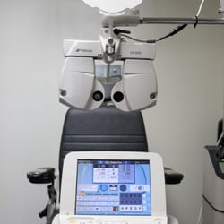 Private Eyes Optometry - All digital testing
