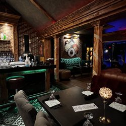 Rustica Lounge Bar & Restaurant - Indoor seating area