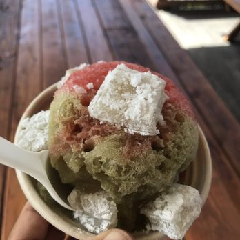 Kula Shave Ice - matcha green tea & strawberry w/ mochi topping - Shaved Ice Near Me - Hilo, Hawaii