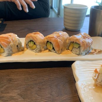 Fish On Fire - love love sushi roll,,,, SOOOOO GOOD!!! loved it!! - Sushi Bars Near Me - Suisun City, California