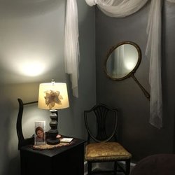 Skin To Adohr - Skin to Adohr treatment room