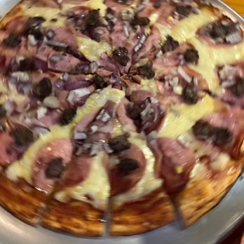 Joey's Pizza - Hamburger, Canadian Bacon and Onion. - Pizza Near Me - Springfield, Oregon Joey's Pizza - Hamburger, Canadian Bacon and Onion. - Pizza Near Me - Springfield, Oregon