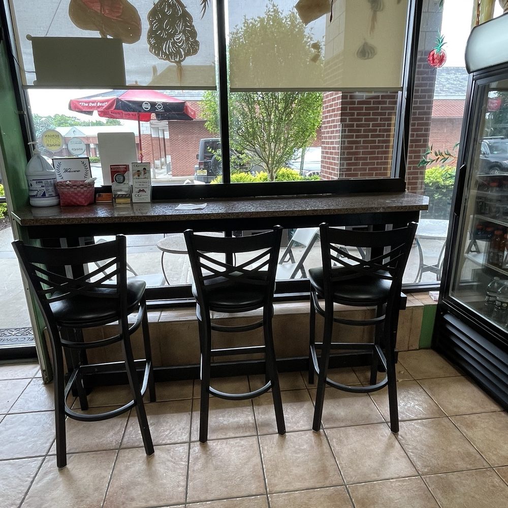 Baviellos Deli - Delis Near Me - Old Tappan, New Jersey