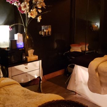 Canmore Spa and Hair - Couples massage room - Massage Near Me - Canmore, Alberta Canmore Spa and Hair - Couples massage room - Massage Near Me - Canmore, Alberta