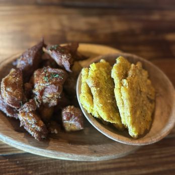 La Terrazita - Carne Fritas with fried plantain chips - Pubs Near Me - Puerto Rico, Puerto Rico