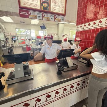 In-N-Out Burger - Ordering station! - Fast Food Near Me - Arlington, Texas