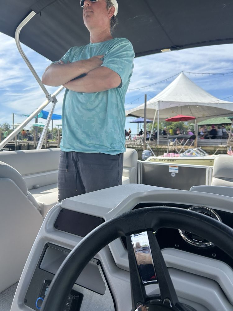 Kingfish Boat Rentals Logo