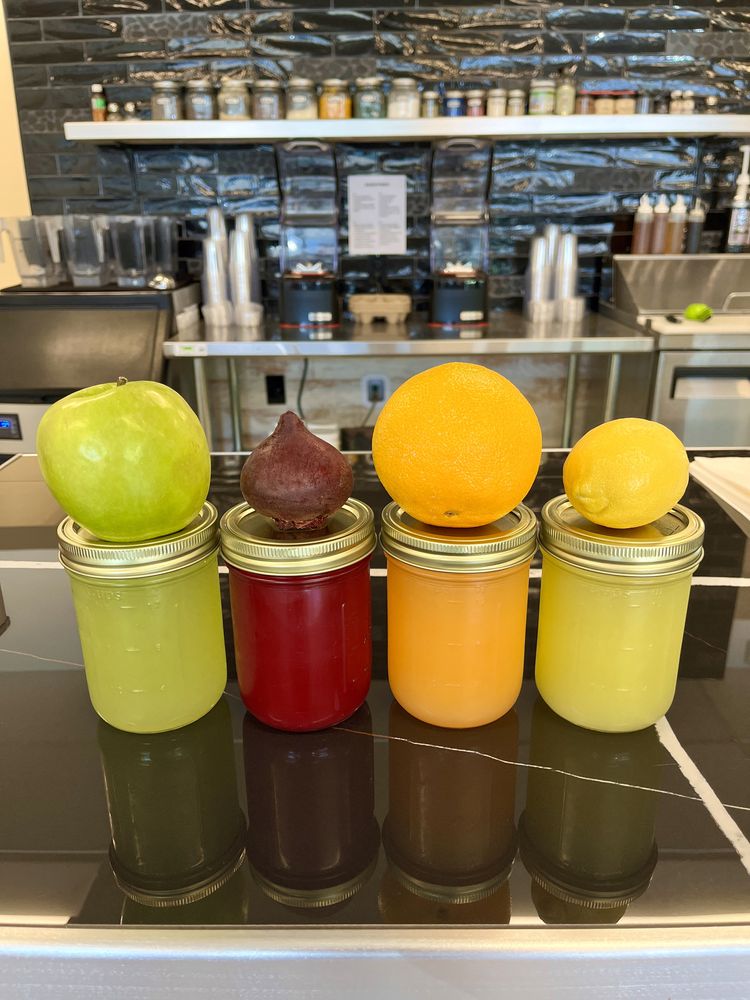 Apple Berries Juice Bar Logo