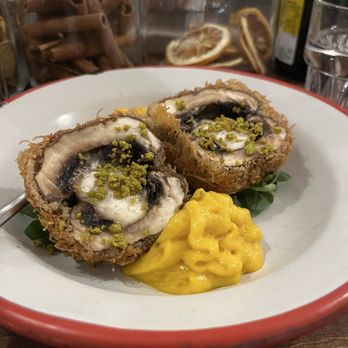 Entre Santos - Deep fried stuffed mushroom. Delicious! - Cocktail Bars Near Me - Madrid, M Entre Santos - Deep fried stuffed mushroom. Delicious! - Cocktail Bars Near Me - Madrid, M