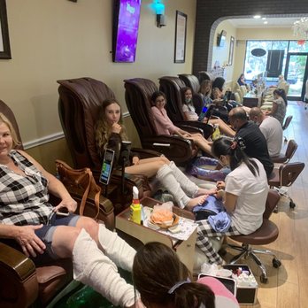 Happy Nails Bar - My daughter, her friends and my Mom getting pedicures! - Nail Salons Near Me - St Augustine, Florida