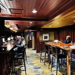 SOCIAL - Bar Seating