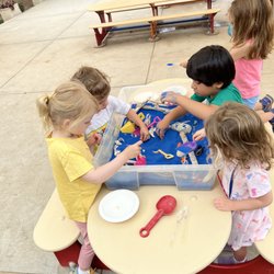 Sherman Oaks Cooperative Preschool - Activity time
