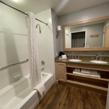 Temecula Creek Inn - Bathroom - Golf Near Me - Temecula, California Temecula Creek Inn - Bathroom - Golf Near Me - Temecula, California