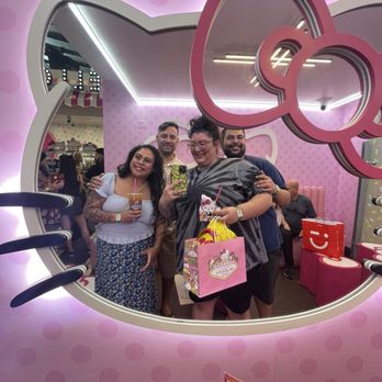 Hello Kitty Cafe - More cute decor - Themed Cafes Near Me - Las Vegas, Nevada Hello Kitty Cafe - More cute decor - Themed Cafes Near Me - Las Vegas, Nevada