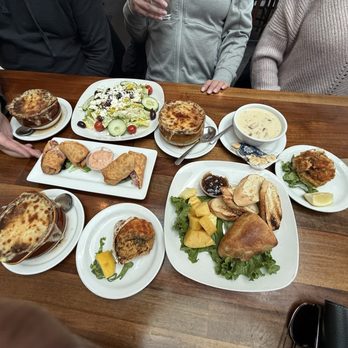 McAloon's - Bars Near Me - New Shoreham, Rhode Island