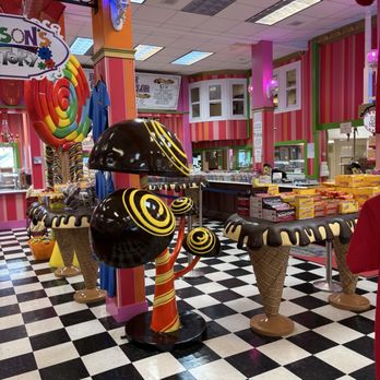 Dickinson Candy - Candy Stores Near Me - Old Orchard Beach, Maine