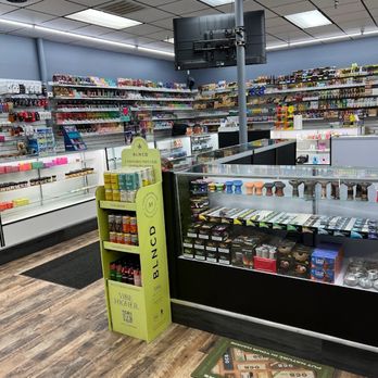 A1 SMOKES & VAPES & CIGARS - Updated June 2026 - 20 Photos - 1524 Woodlane  Dr, Woodbury, Minnesota - Tobacco Shops - Phone Number