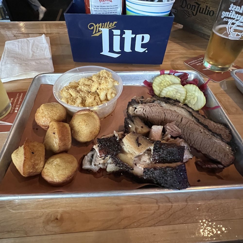 Brisket/Pork Belly Entree (w/ mac n cheese & cornbread)