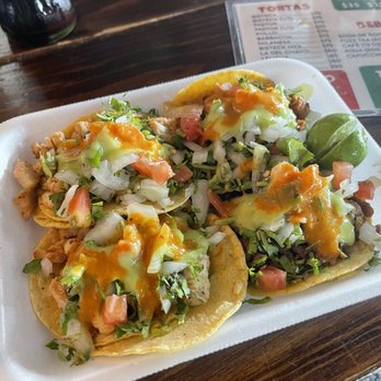 El Tacquito Loco - 2 pollo , 1 bisteck , 1 pastor , with all the toppings ! Extra lime - Tacos Near Me - Juárez, CHH