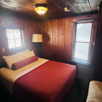 Union Creek Resort - Second bedroom - Resorts Near Me - Prospect, Oregon